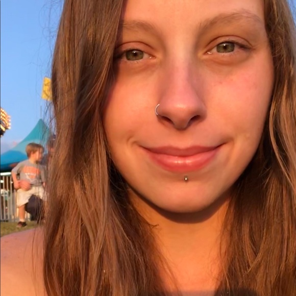 Meet your Posher, Paige - Picture 1 of 1